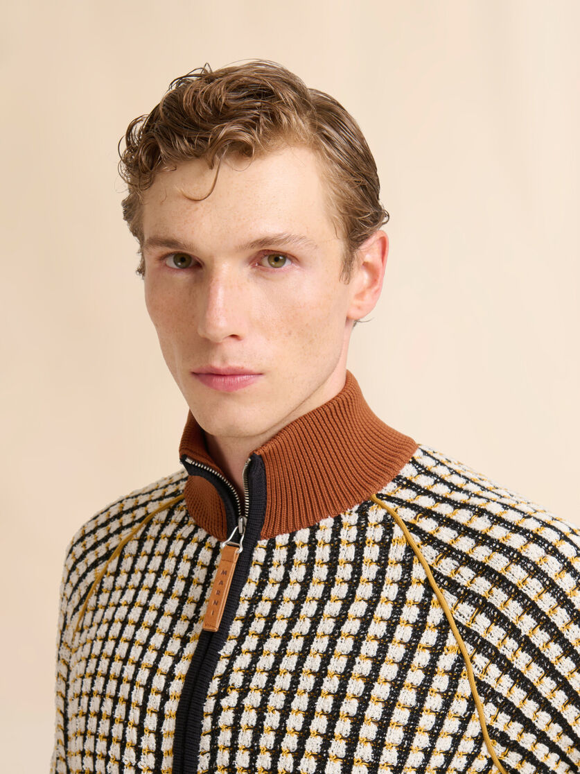 White bouclé tweed-effect jumper with zip, Image 4