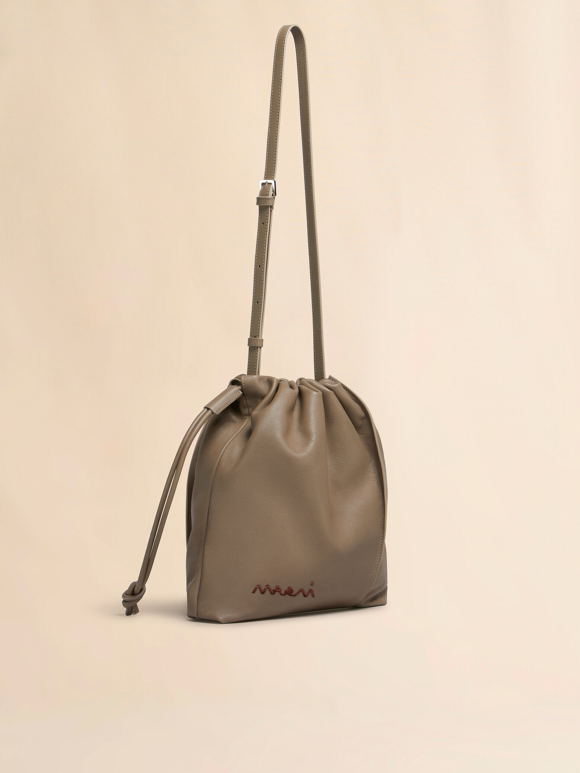 【SALE】MARNI クロスボディバッグ ドローストリングストラップ org.jpg