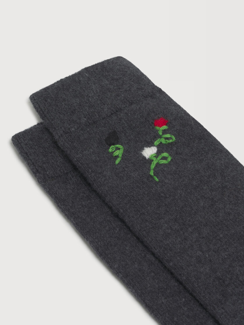 Grey wool-cashmere socks with flower embroidery, Image 2