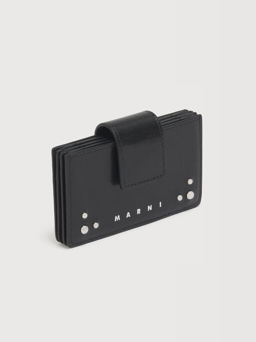 ブラックレザー カードホルダー スタッズ付き - 財布