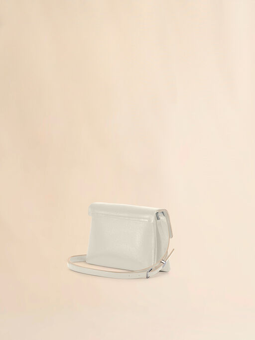 Kleine Envelope-Tasche aus weißem Lackleder mit Craquelé-Optik - Schultertaschen