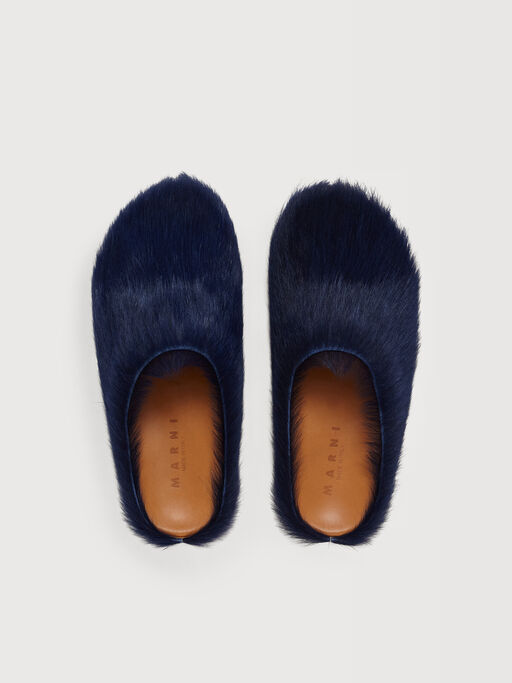 Deep blue long haircalfskin Fussbett sabot - Clogs