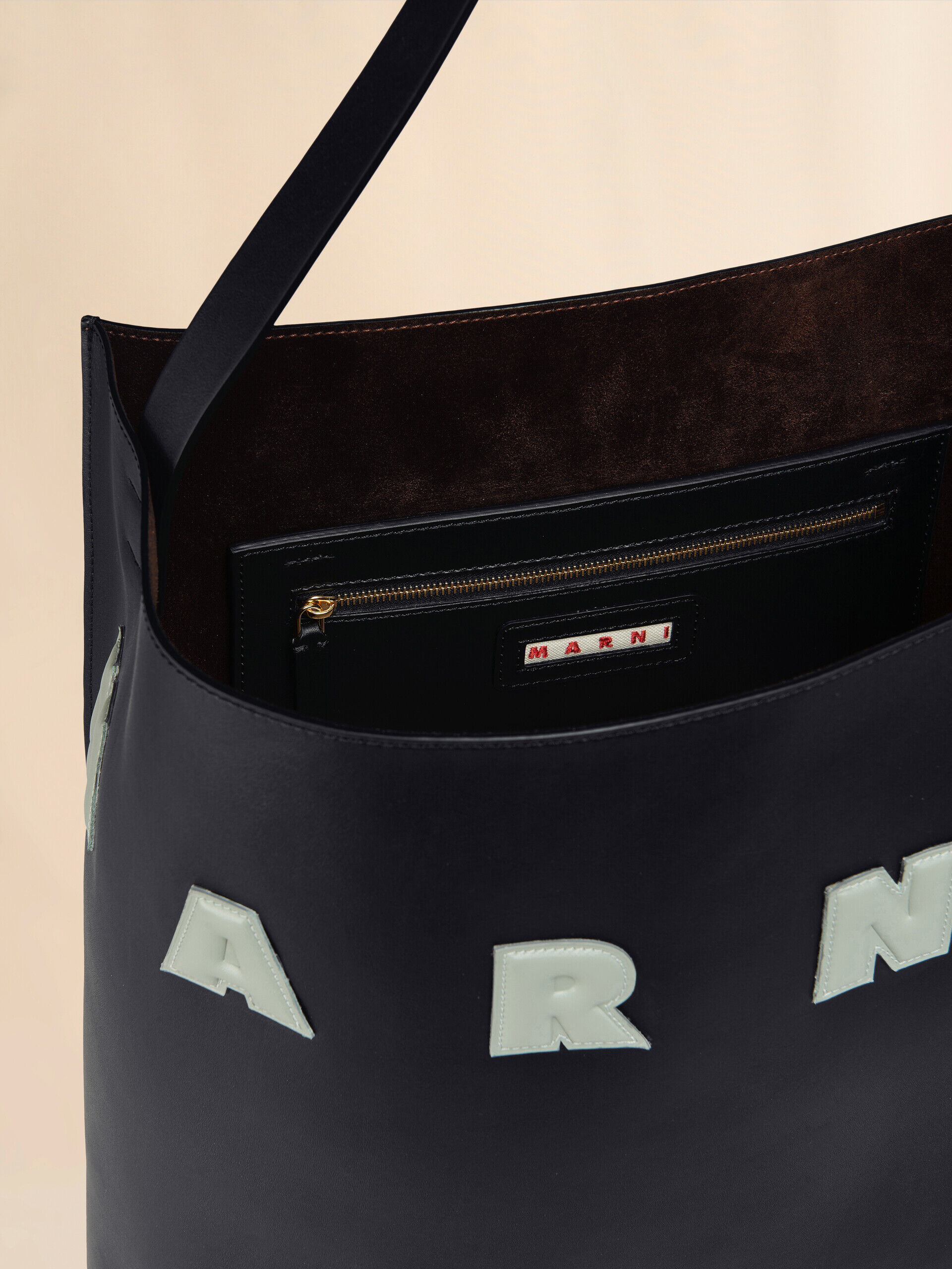 MARNI レザー製パッチ付き Museo スモールホーボーバッグ MARNI - パッチ付き レザー製 Museo スモールホーボーバッグ