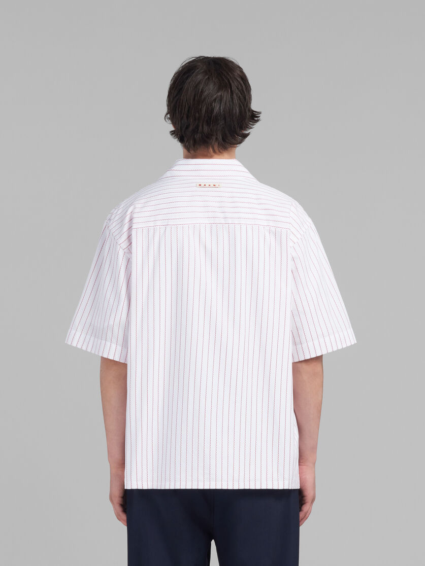 ホワイト ポプリン製ボーリングシャツ、3Dウェービーストライプ入り - シャツ - Image 3