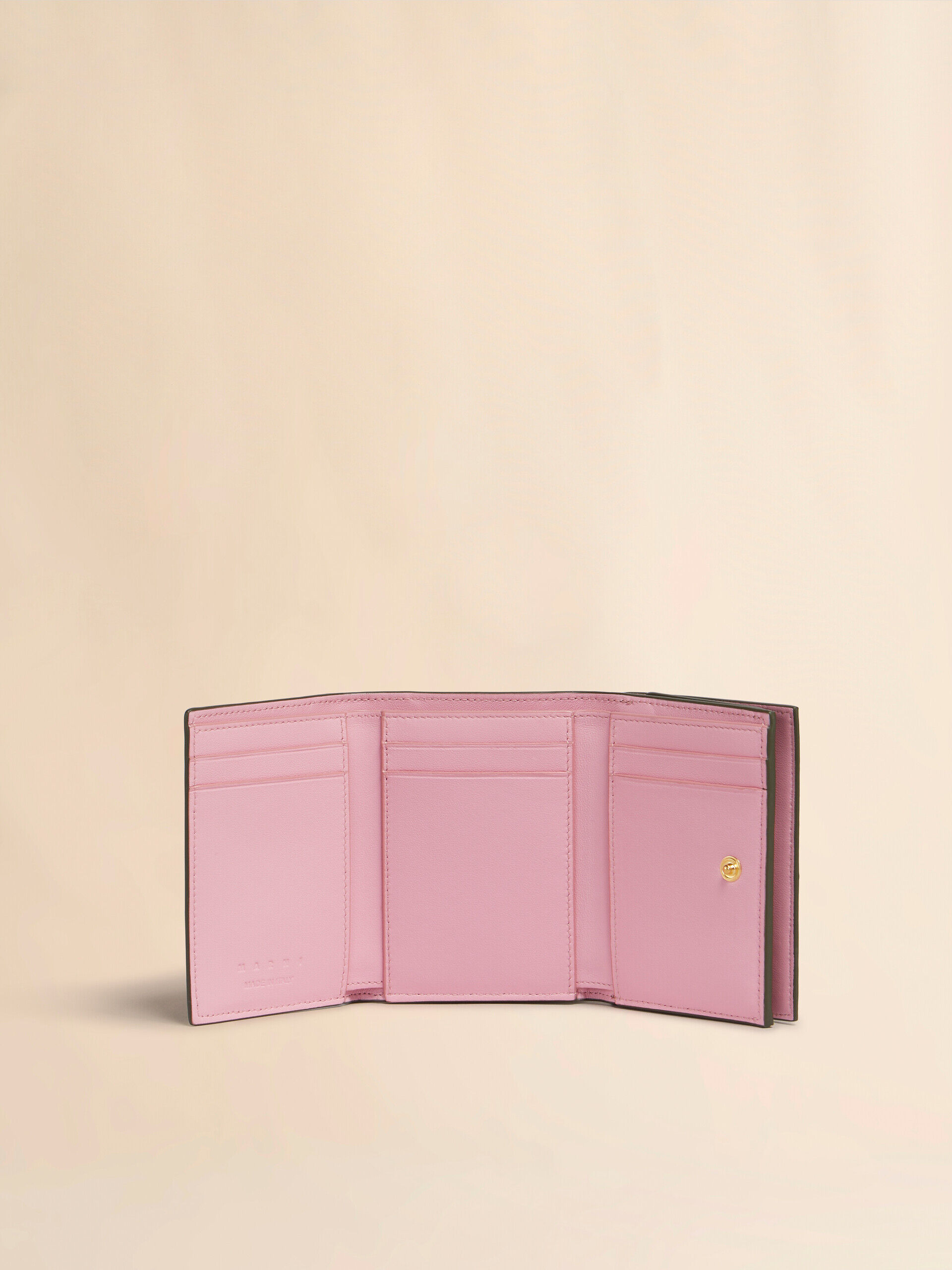 ★MARNI★マルニ レザー コンパクト財布 ウォレット ロゴ 関送込 楽天市場】マルニ MARNI 二つ折り財布 レディース 財布 ミニ財布