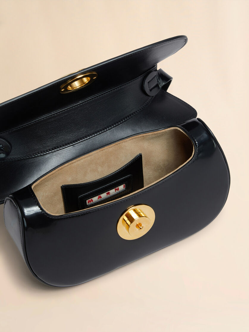 Mittelgroße braune Hobo Bag Butterfly aus Leder - Schultertaschen - Image 3