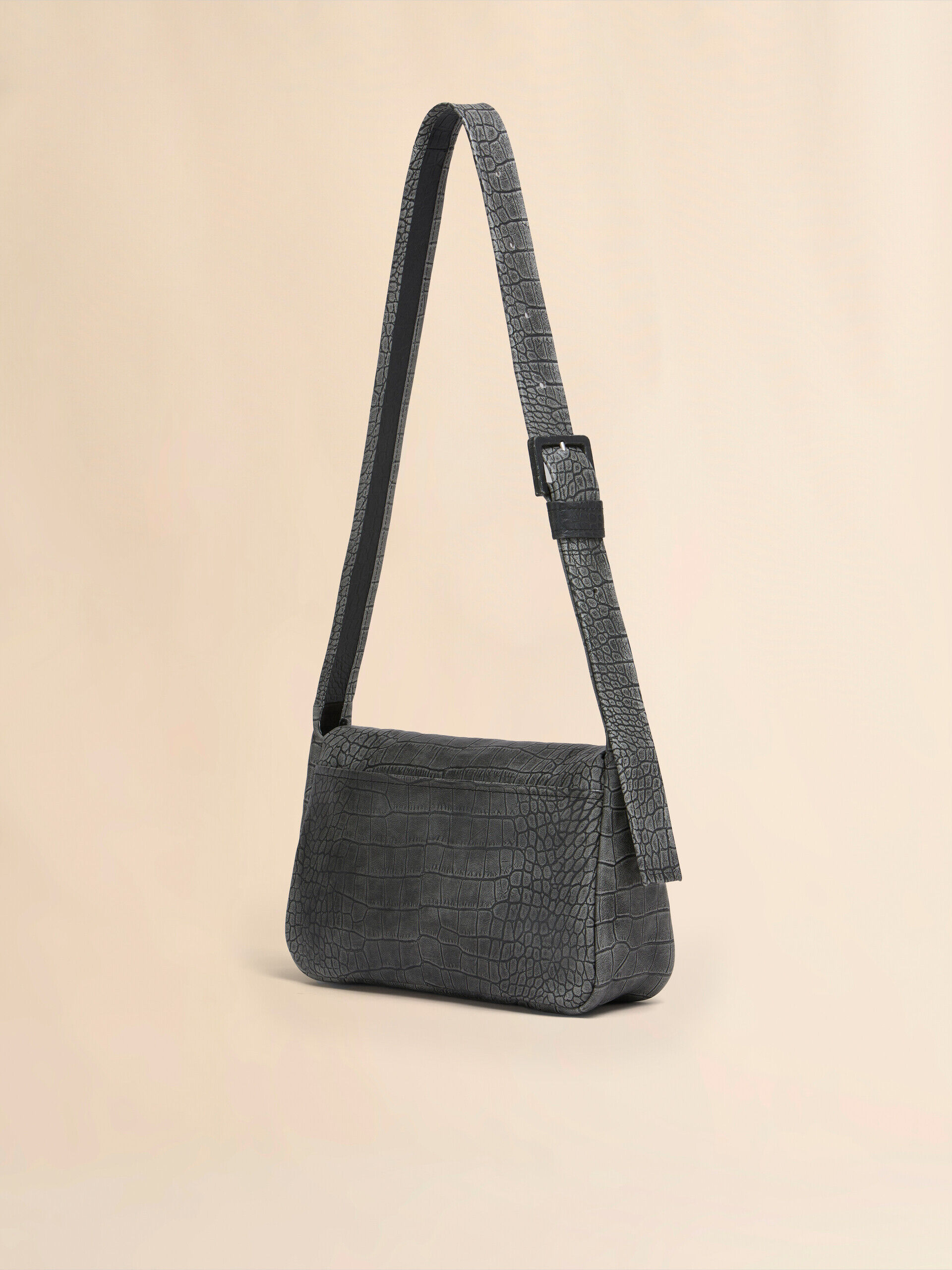 [SATUR] ★大人気★Scrunchie Medium Shoulder Bag★関税無 Black crocodile print leather medium Trunkaroo handbag | Marni