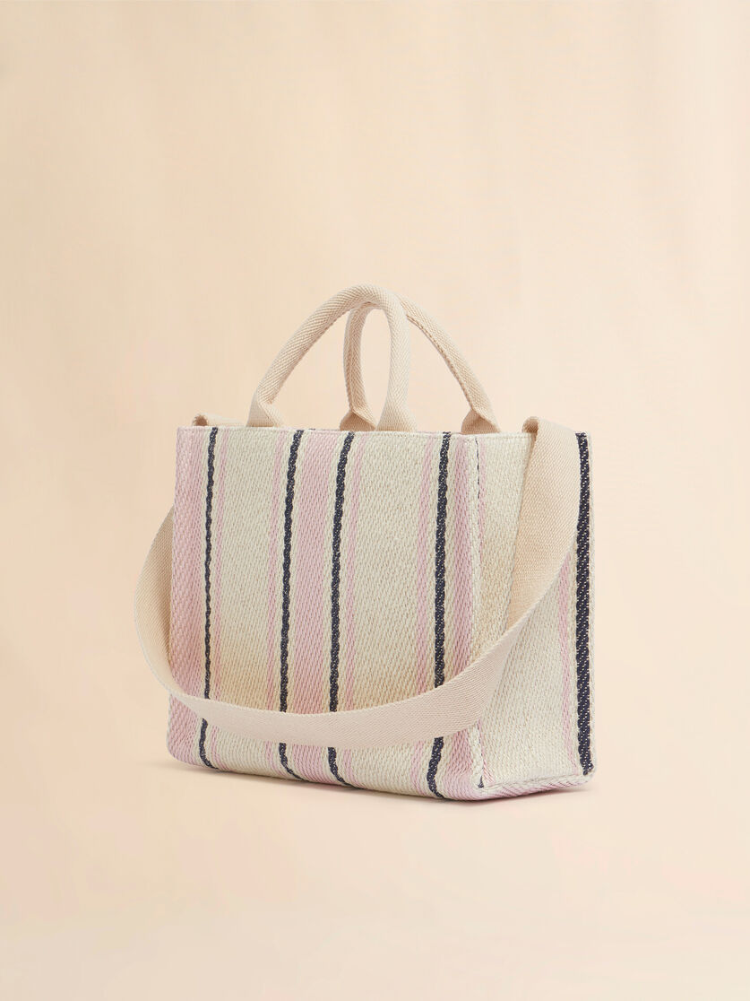 Petit sac fourre-tout en tissu effet raphia beige à rayures rose et bleu - Sacs cabas - Image 2