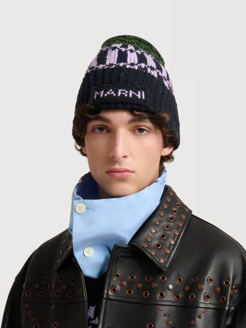Green wool beanie with geometric motif, Image 2
