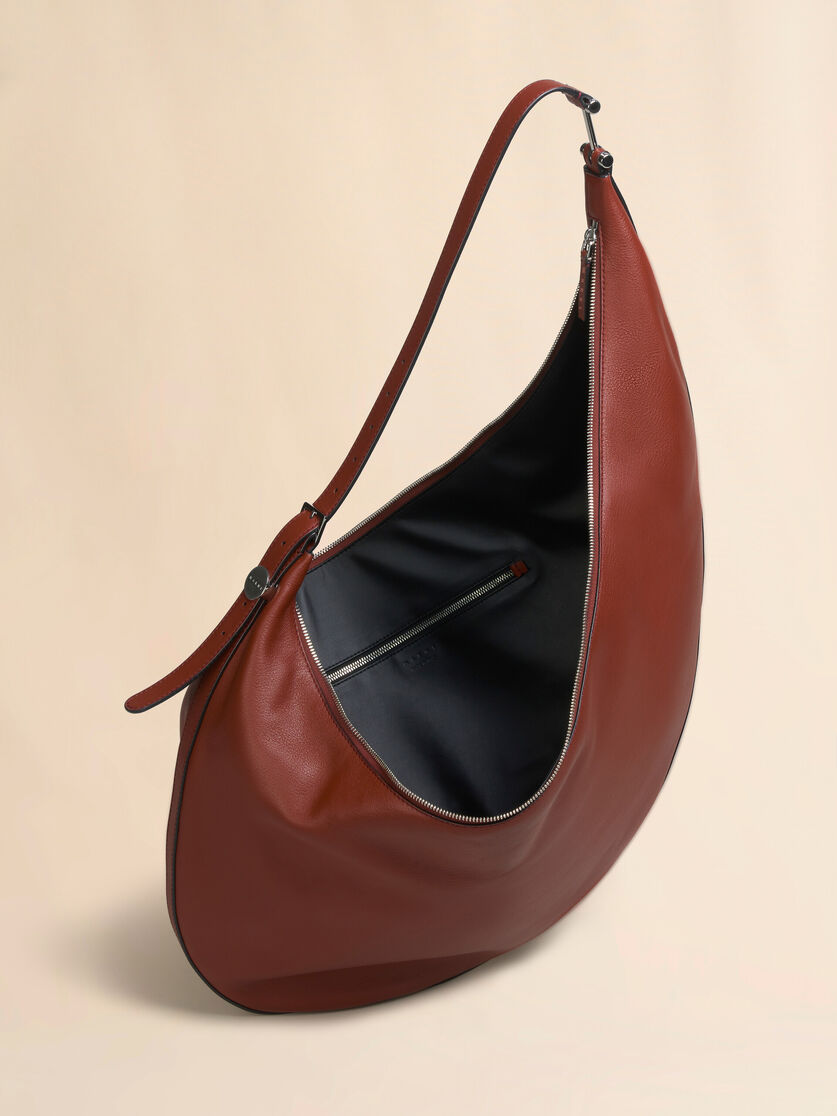 Schwarze mittelgroße Hobo-Tasche Dot aus Leder - Schultertaschen - Image 4