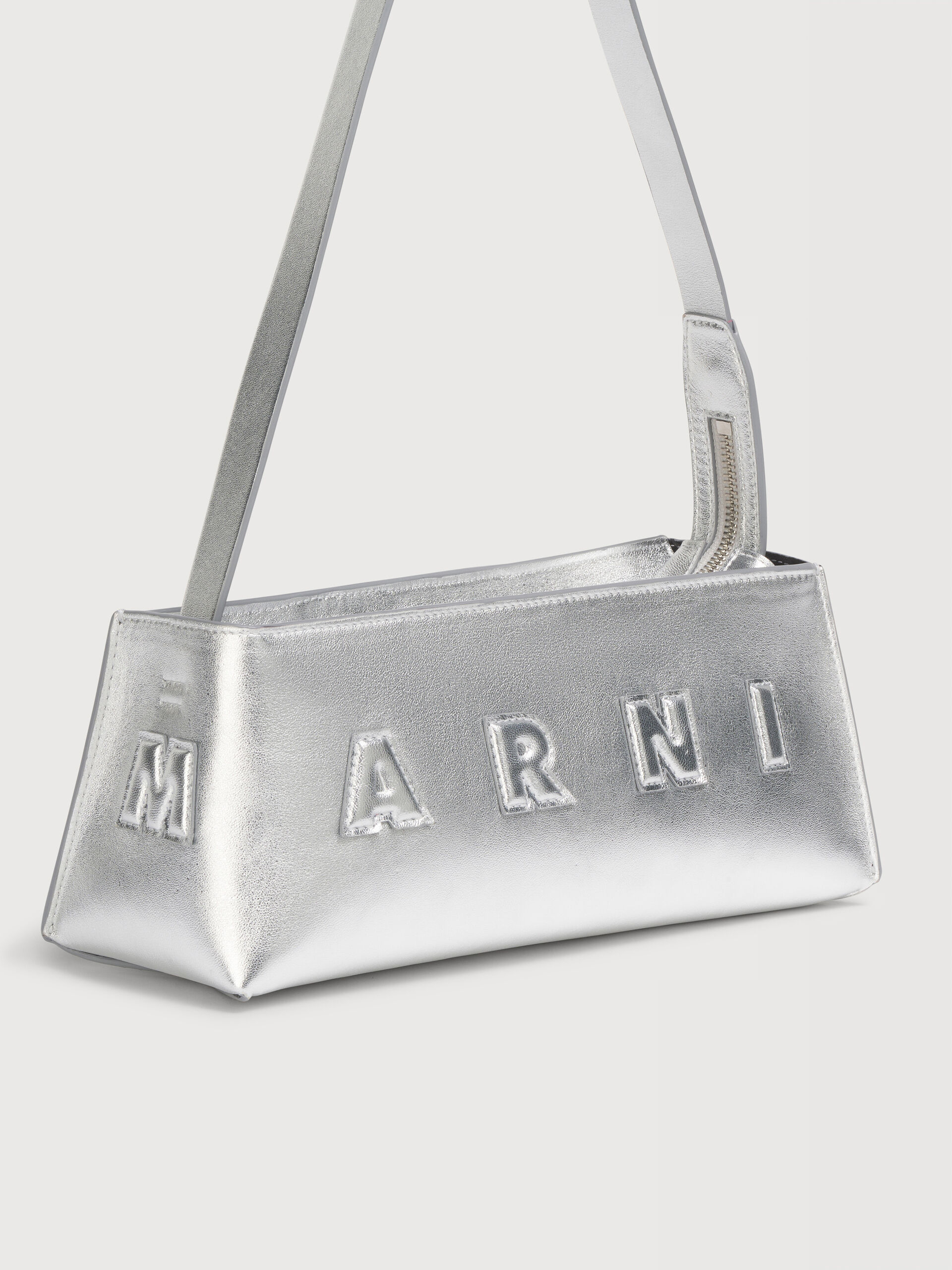 MARNI マルニ トートバッグ シルバー　大容量　エナメル シルバー レザー製 Museo バッグ | Marni