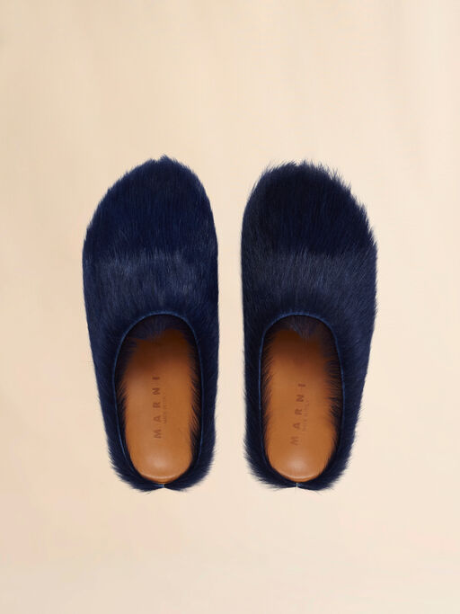 Deep blue long haircalfskin Fussbett sabot - Clogs