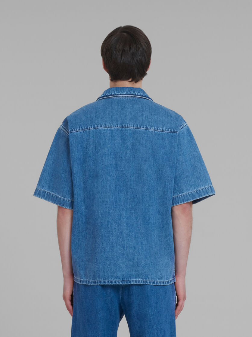 Camisa azul con corte boxy de denim ligero - Camisas - Image 3