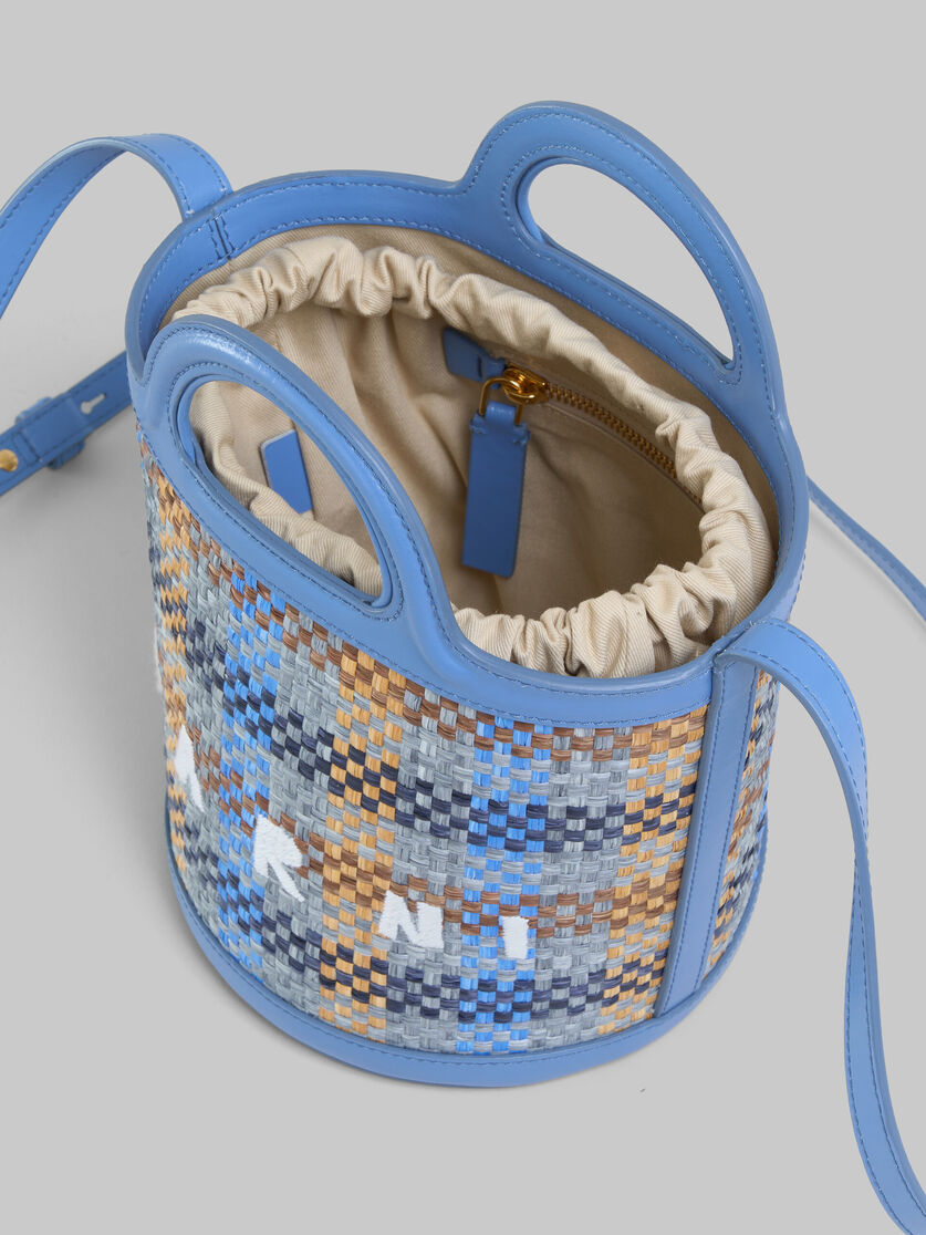 ブラウン レザーとチェックのラフィアエフェクト ファブリック製 Tropicalia スモール バケットバッグ - ショルダーバッグ - Image 4