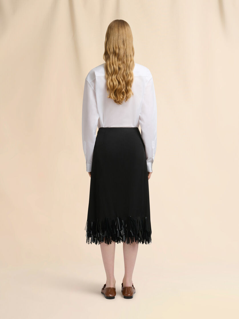 Black satin skirt with sequin flowers, Image 3