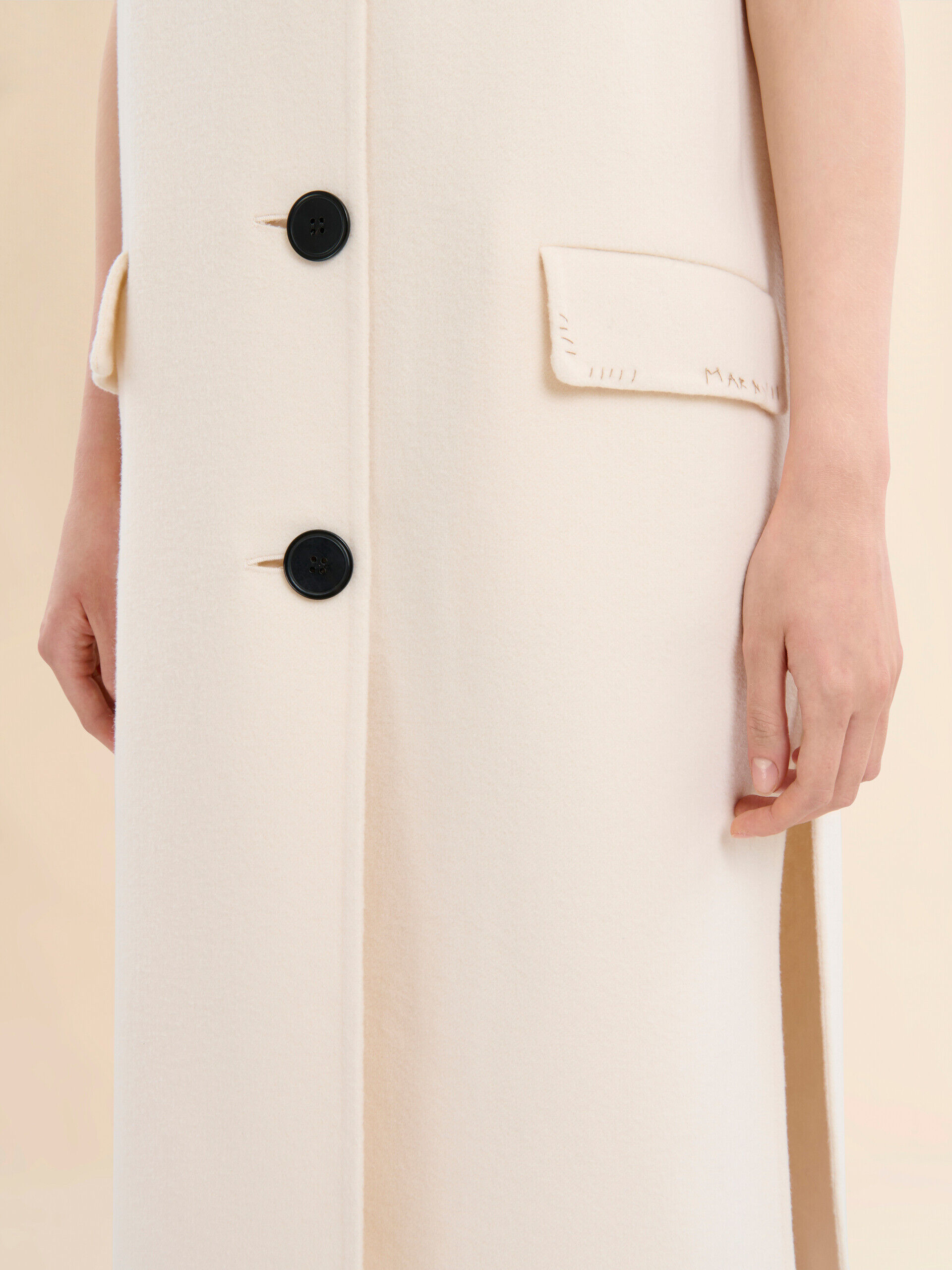 ホワイト フェルト製 ノースリーブジャケット | Marni