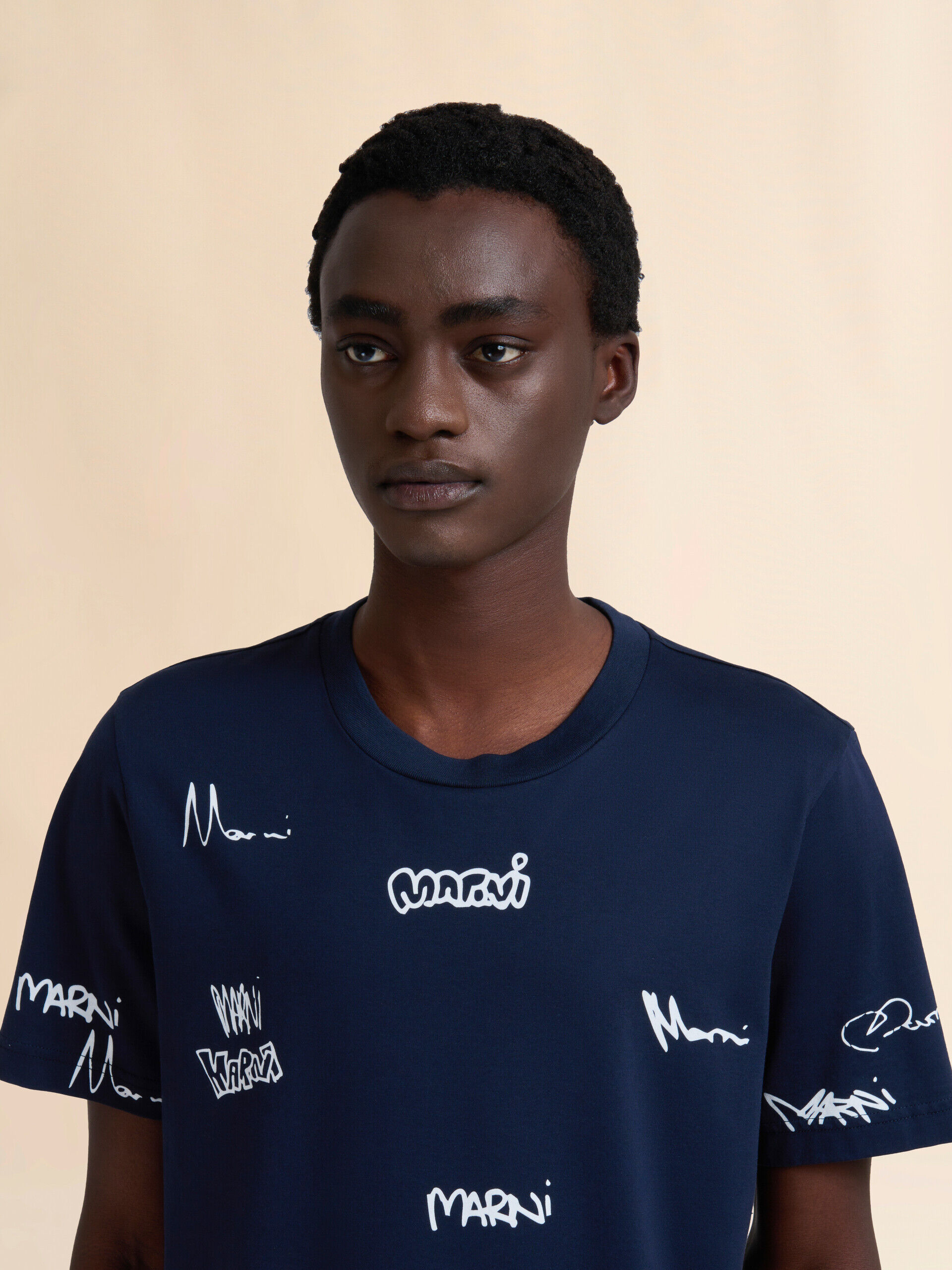 Tシャツ・カットソー MARNI Men T-shirt Blue HUMU0198X1UTCZ57 00B99 Marni T-Shirt in Blue | SVD USA