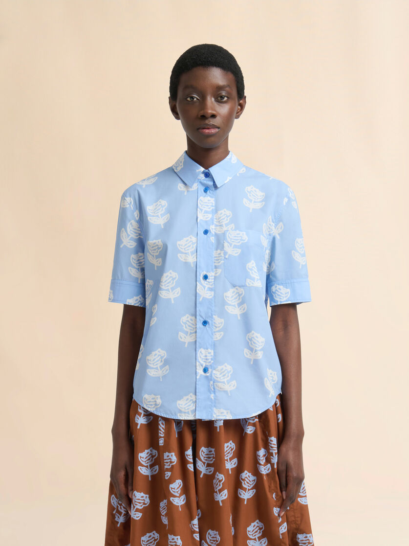 Light blue poplin short-sleeve shirt with Sprayed Roses print - Shirts - Image 2