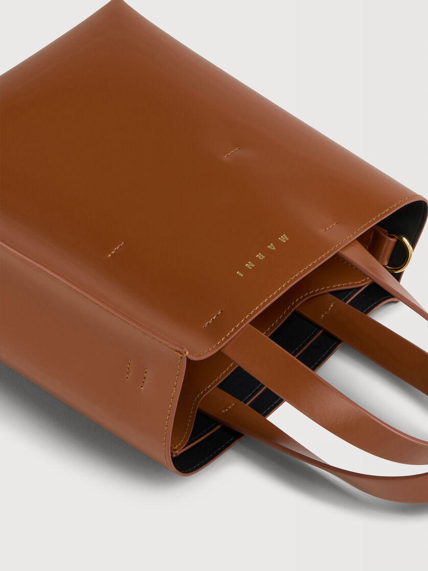 Museo Mini Bag in brown leather, Image 3