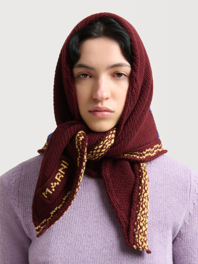 Brown wool bandana scarf with M intarsia, Image 2