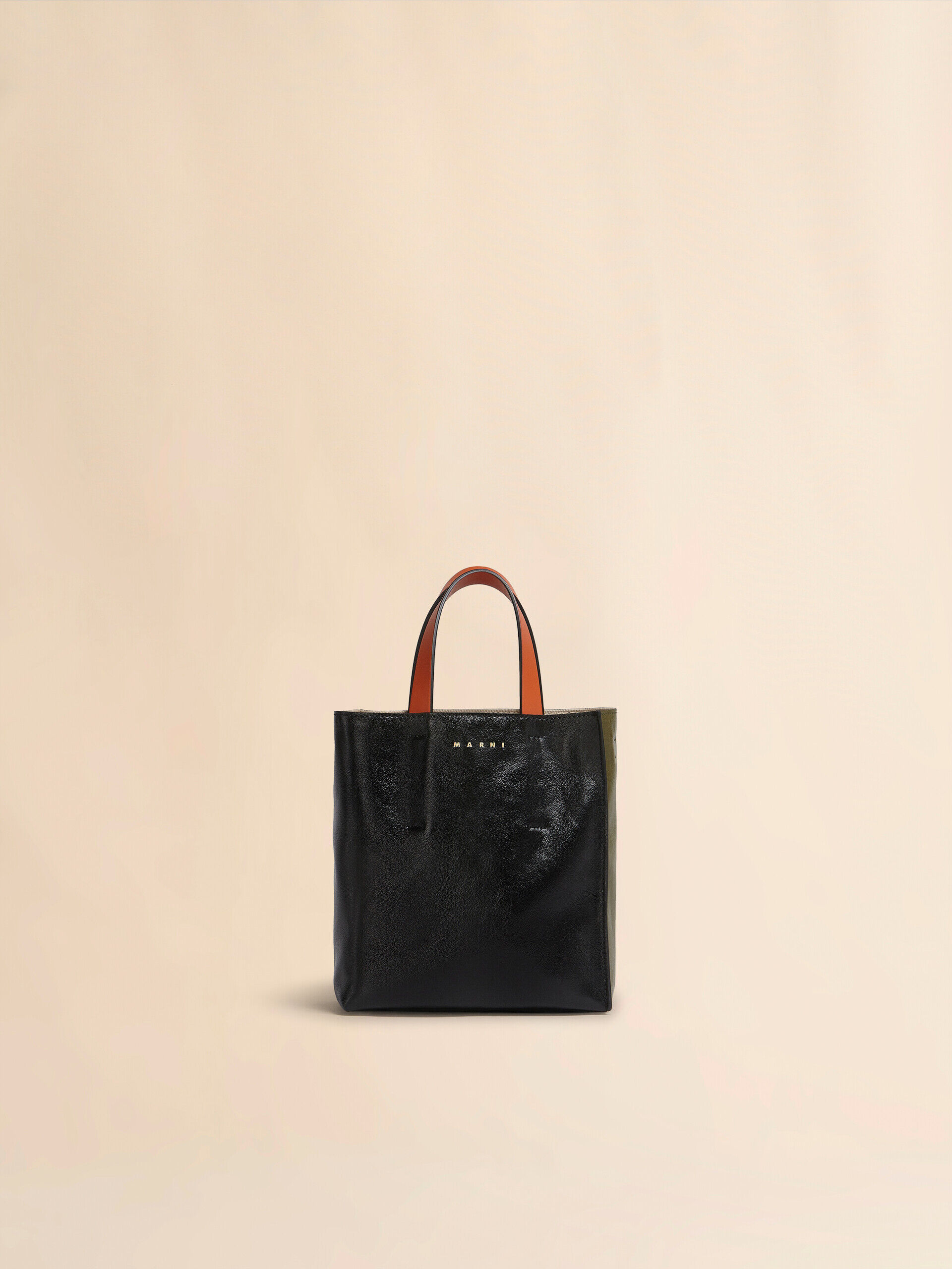 ☆美品☆マルニ ボア 2WAY MUSEOソフトニューミニバッグ