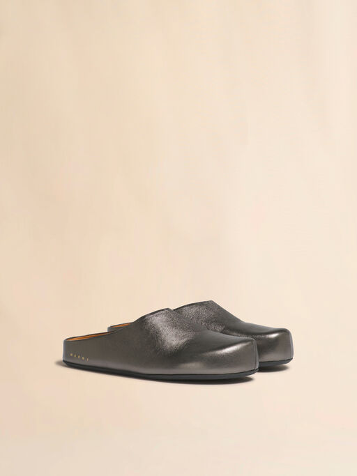 Dark silver leather Fussbett sabot - Clogs