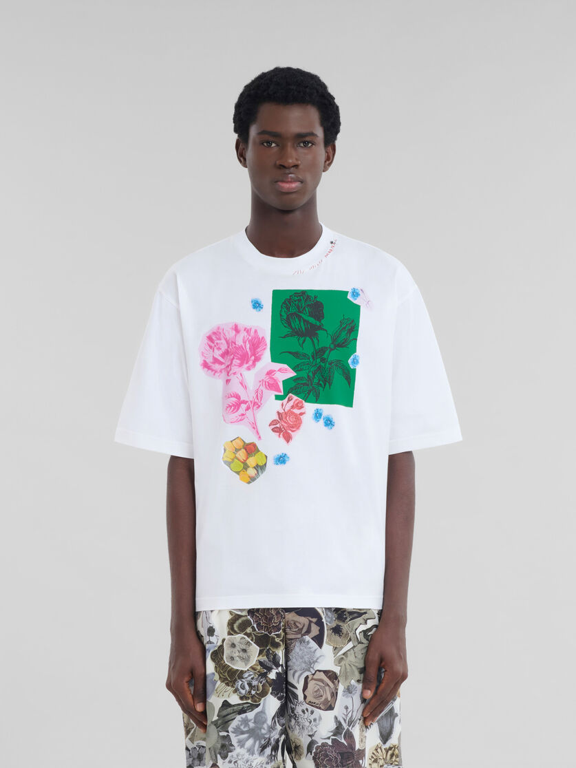 Camiseta blanca de algodón con estampado de flores - Camisetas - Image 2