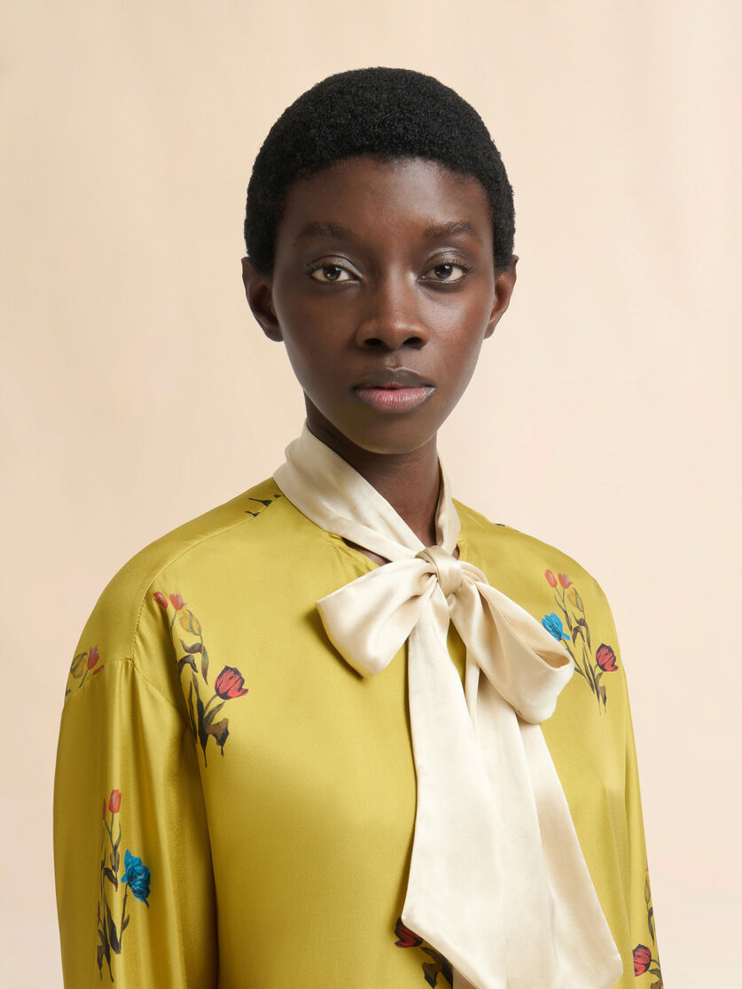 Yellow silk twill shirt with tulip print - Shirts - Image 4