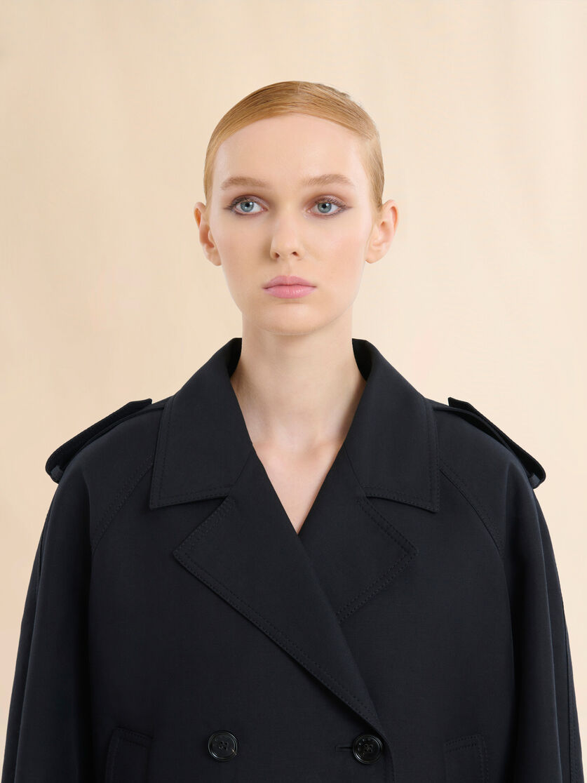 Trench-coat court en coton noir avec broderie Marni Symbol - Manteaux - Image 4