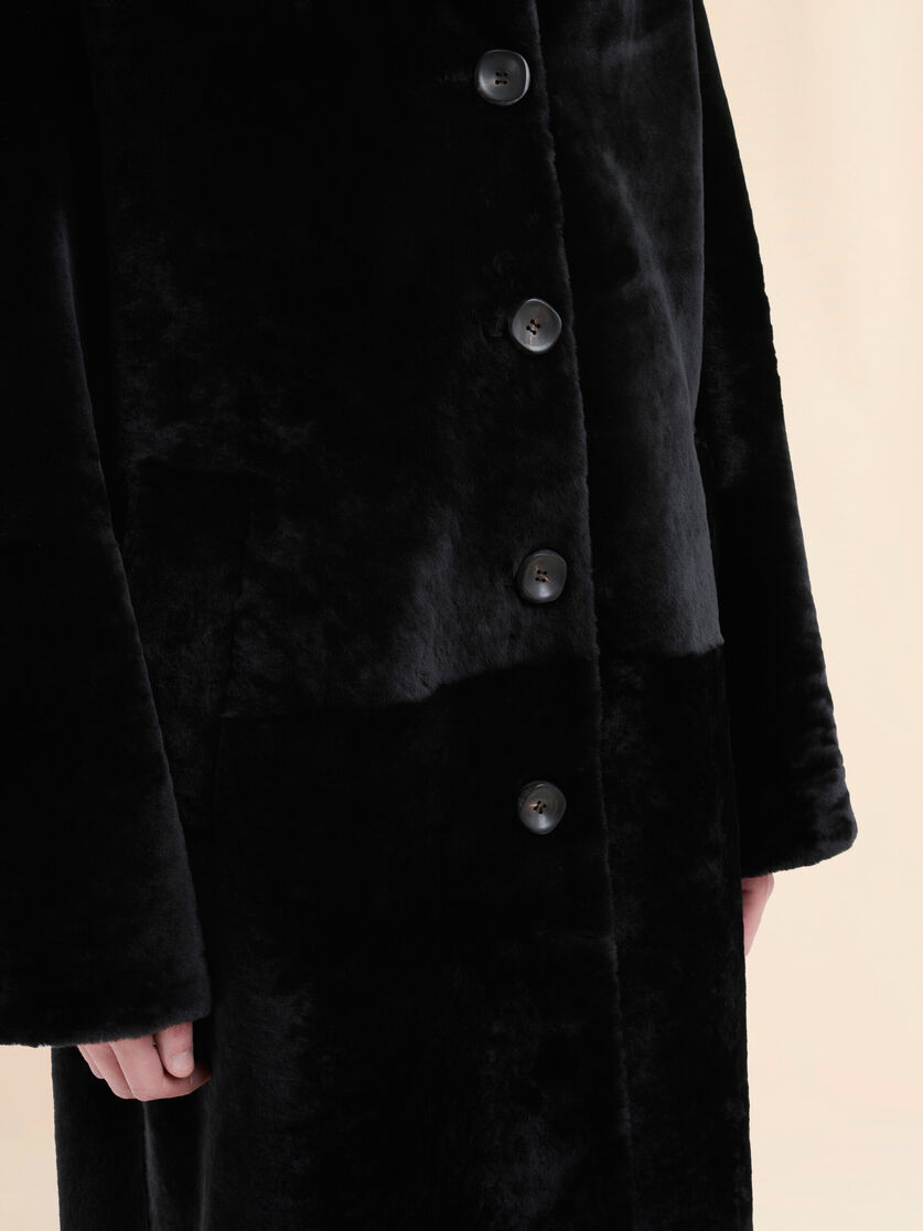 Black shaved shearling coat with padded shoulders - Coat - Image 4