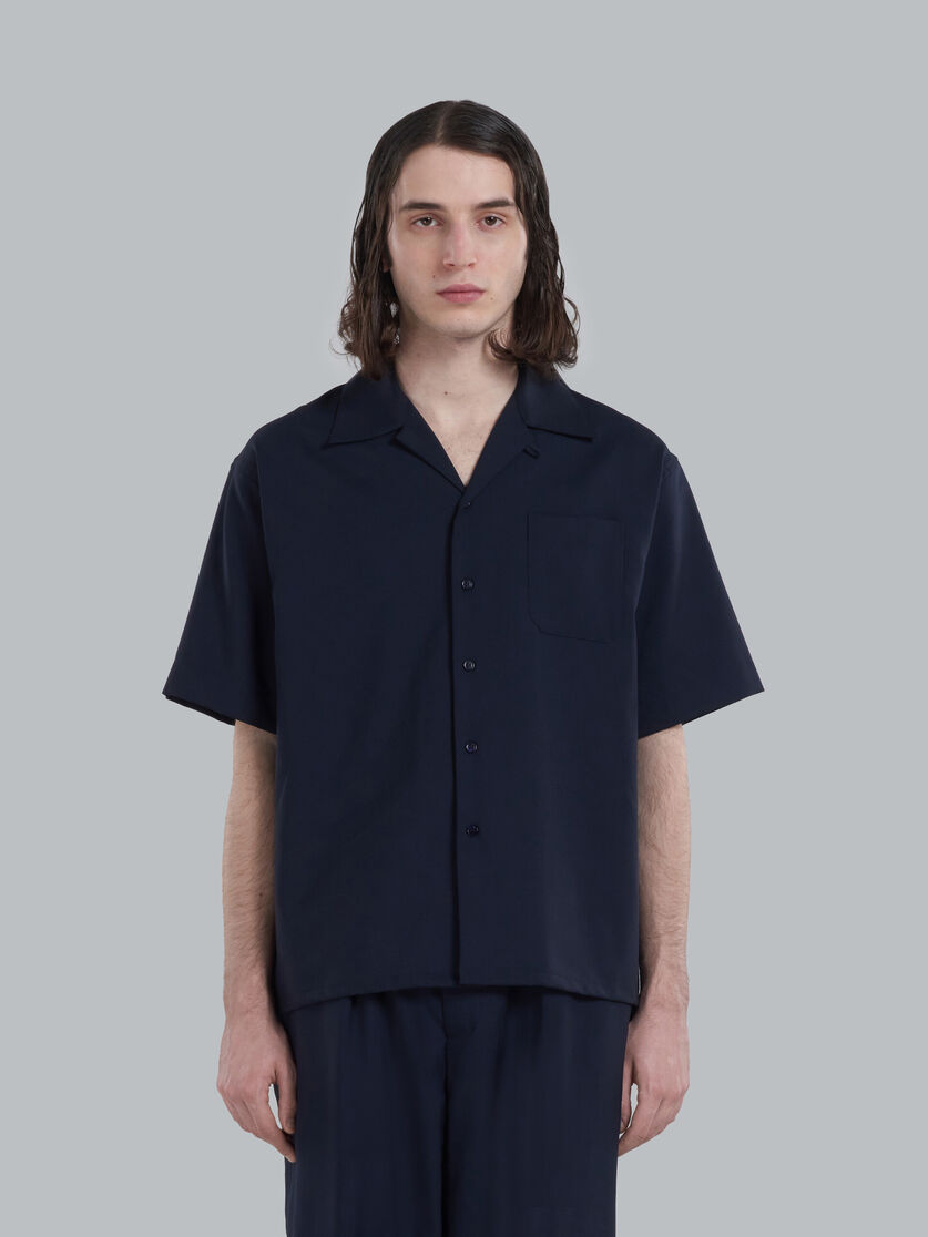 ダークブルー トロピカルウール ボウリングシャツ(ボクシーフィット) - シャツ - Image 2