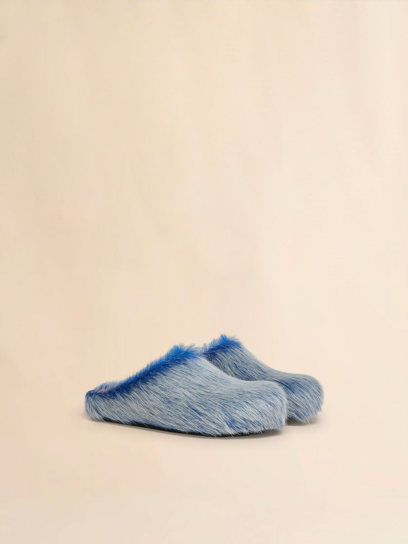 Blau-graue Fußbett-Sabots aus Kalbsfell - Holzschuhe - Image 2