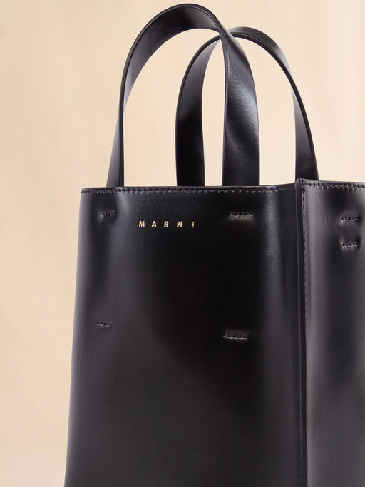 Museo Mini Bag in black leather - Shopping Bags