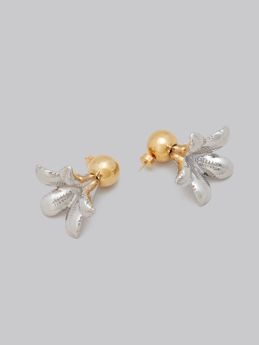 Dangling puffy flower earrings - Earrings - Image 3
