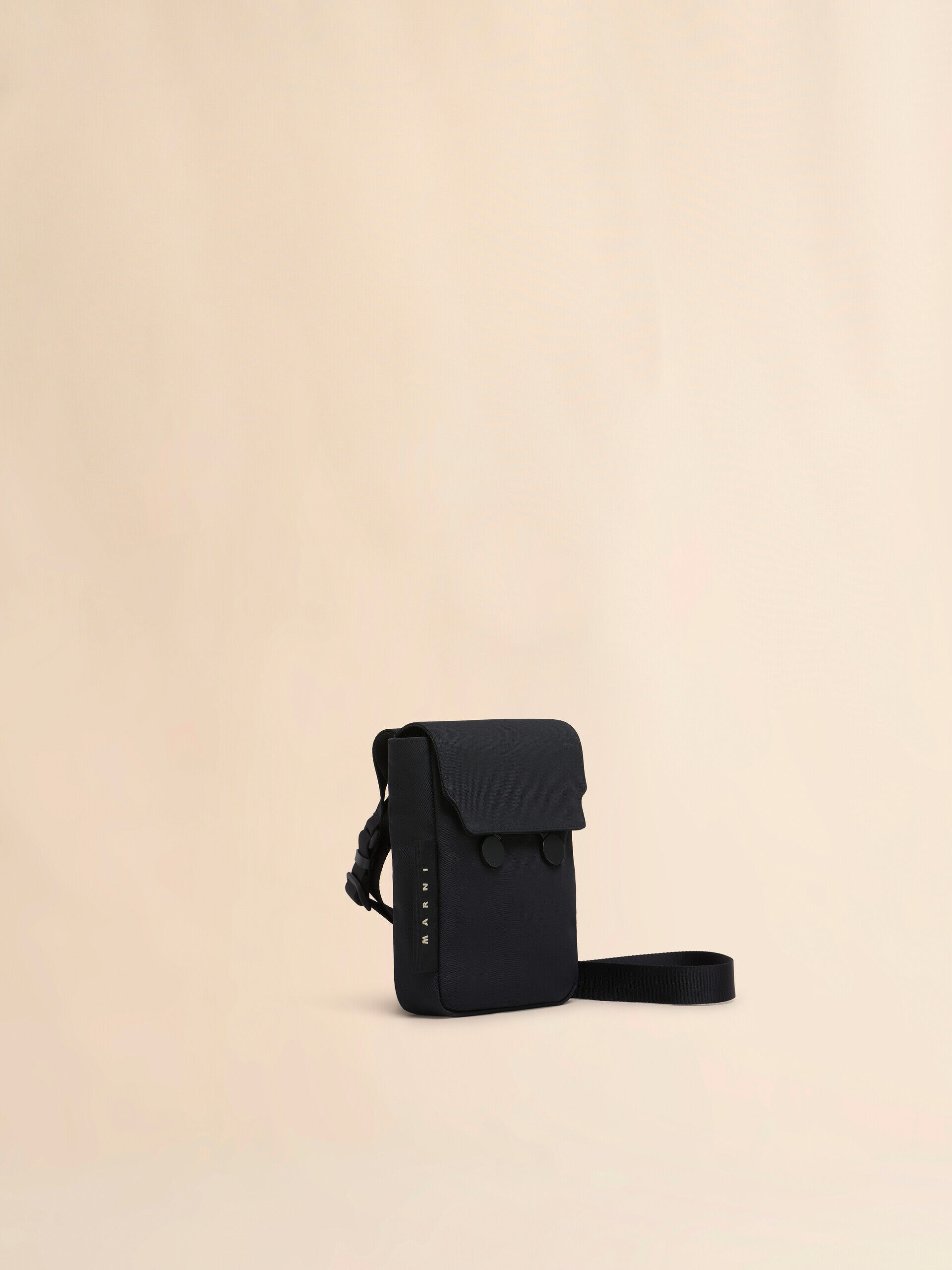 ＊国内発♪MARNI★マルニ★レザー製スマホホルダー＊ ブラック レザー製ドローストリング付きスマホホルダー、マルニ
