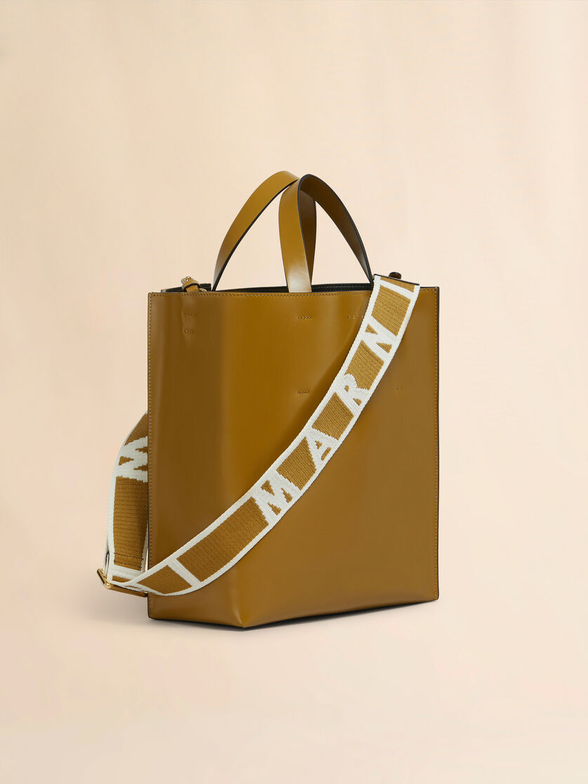 ライトピンク レザー製 Museoスモールバッグ - ショッピングバッグ - Image 5