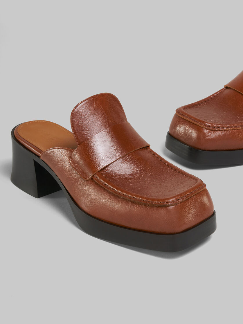 Brown leather heeled mule - Clogs - Image 5