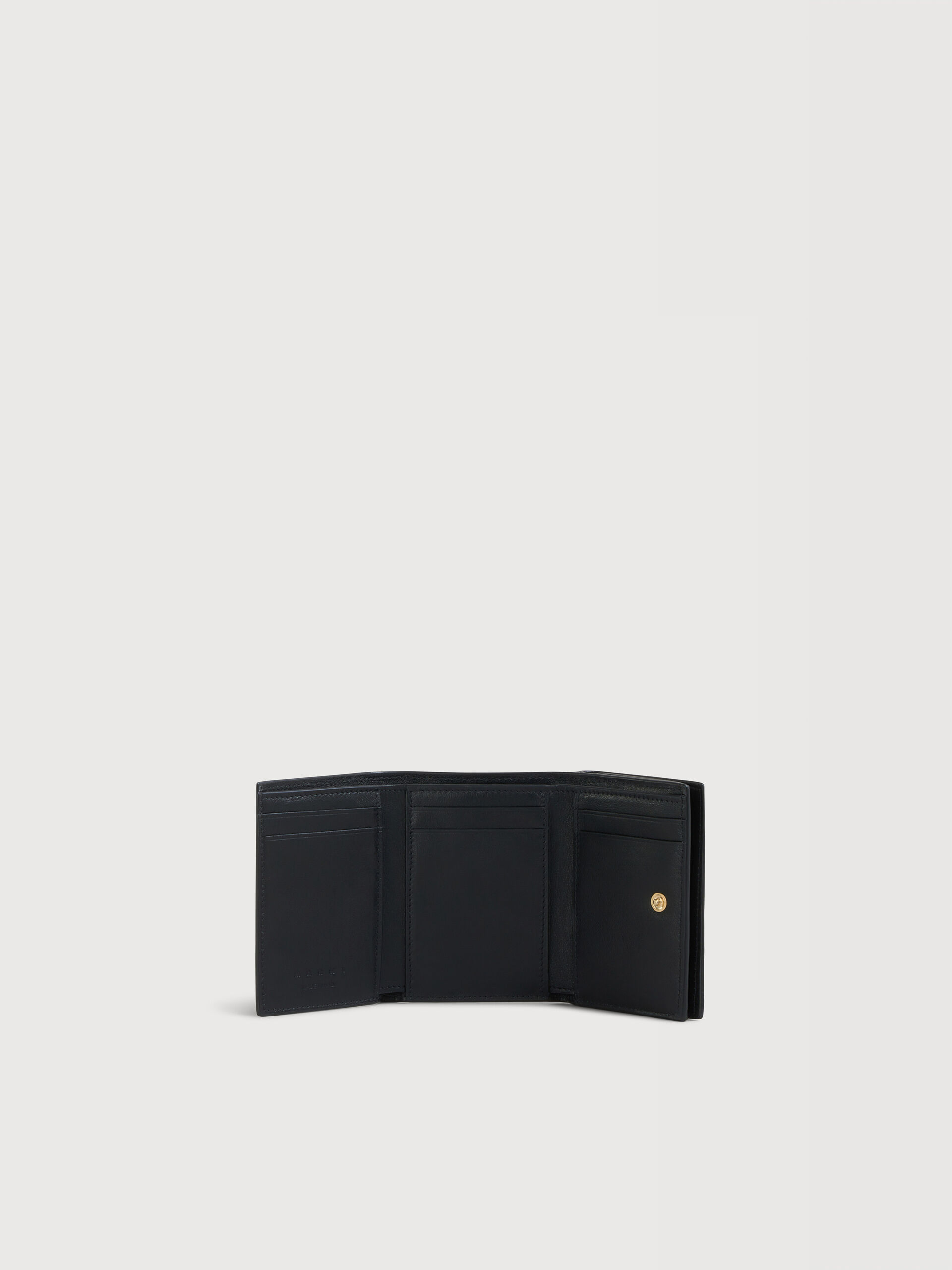 MARNI マルニ 三つ折り財布 ブラック レザー ブラック レザー製三つ折りウォレット、マルニシンボルロゴ入り | Marni