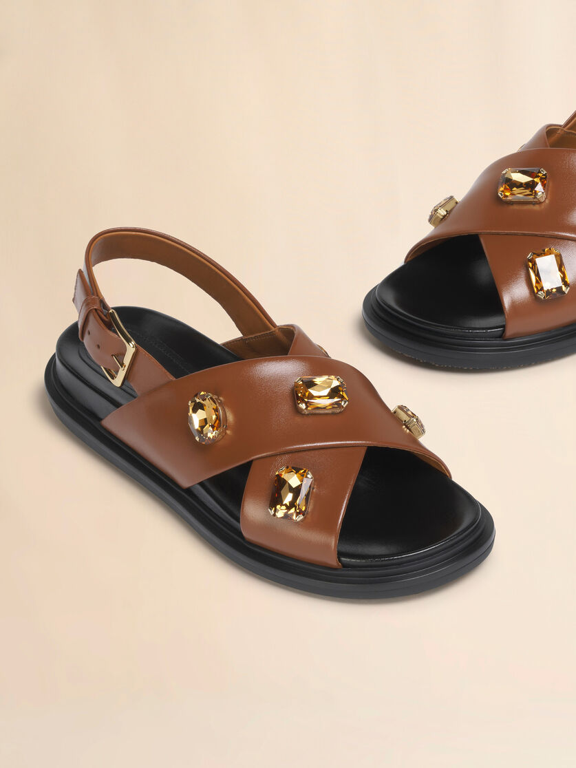 Brown leather Fussbett with crystals, Image 5