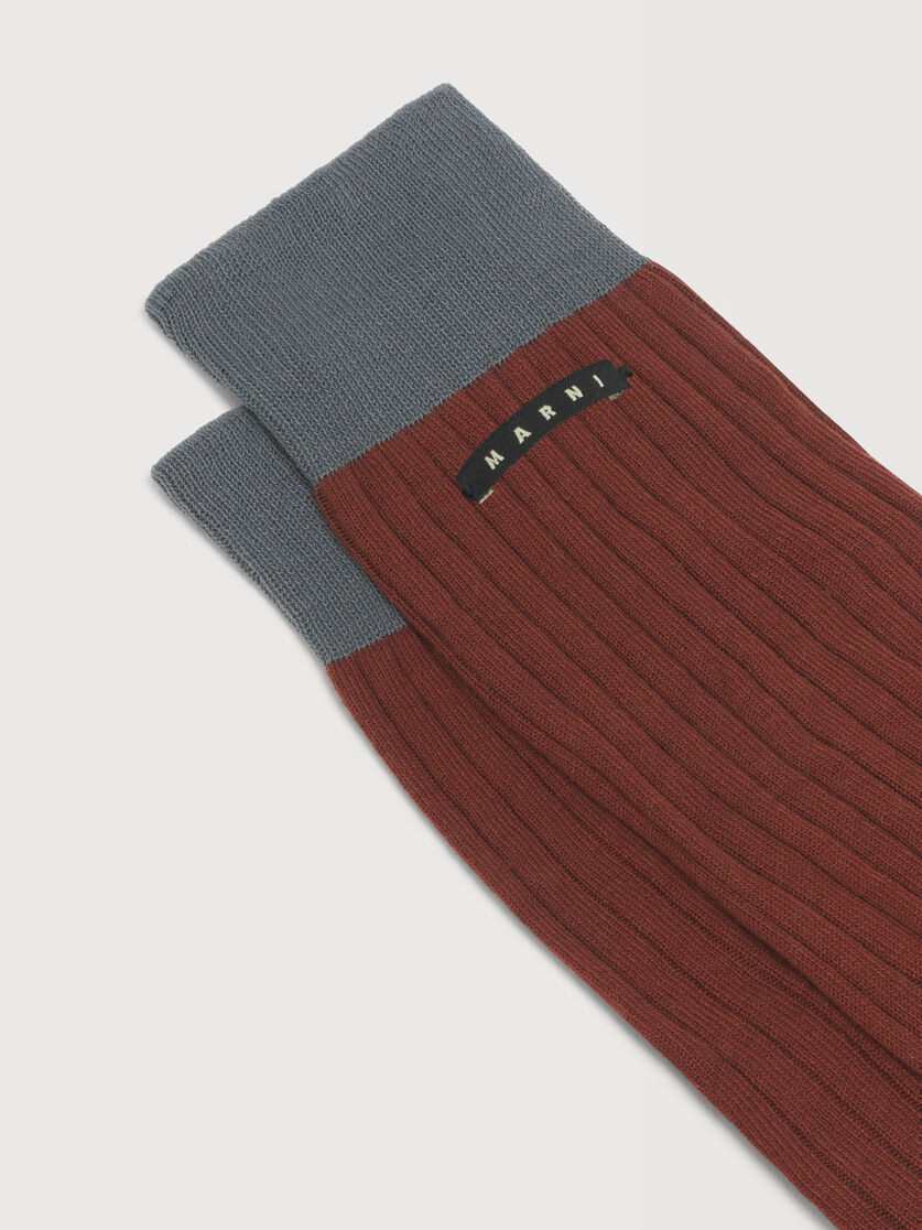 Burgundy cotton socks with contrast cuffs, Image 2