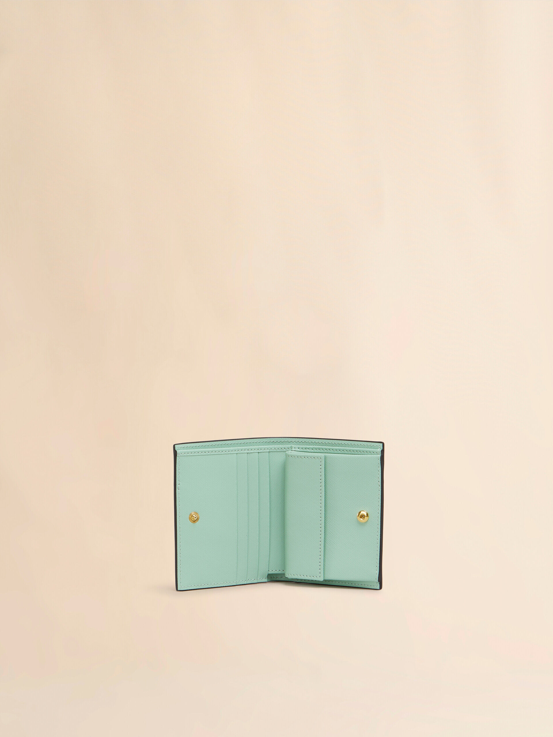 ライトピンク グリーン ブラウン サフィアーノレザー製二つ折り