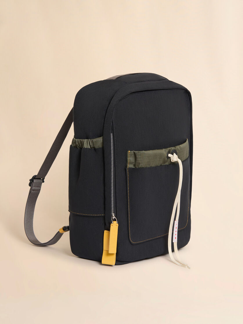 ブラック テクニカルファブリック製バックパック, Image 3