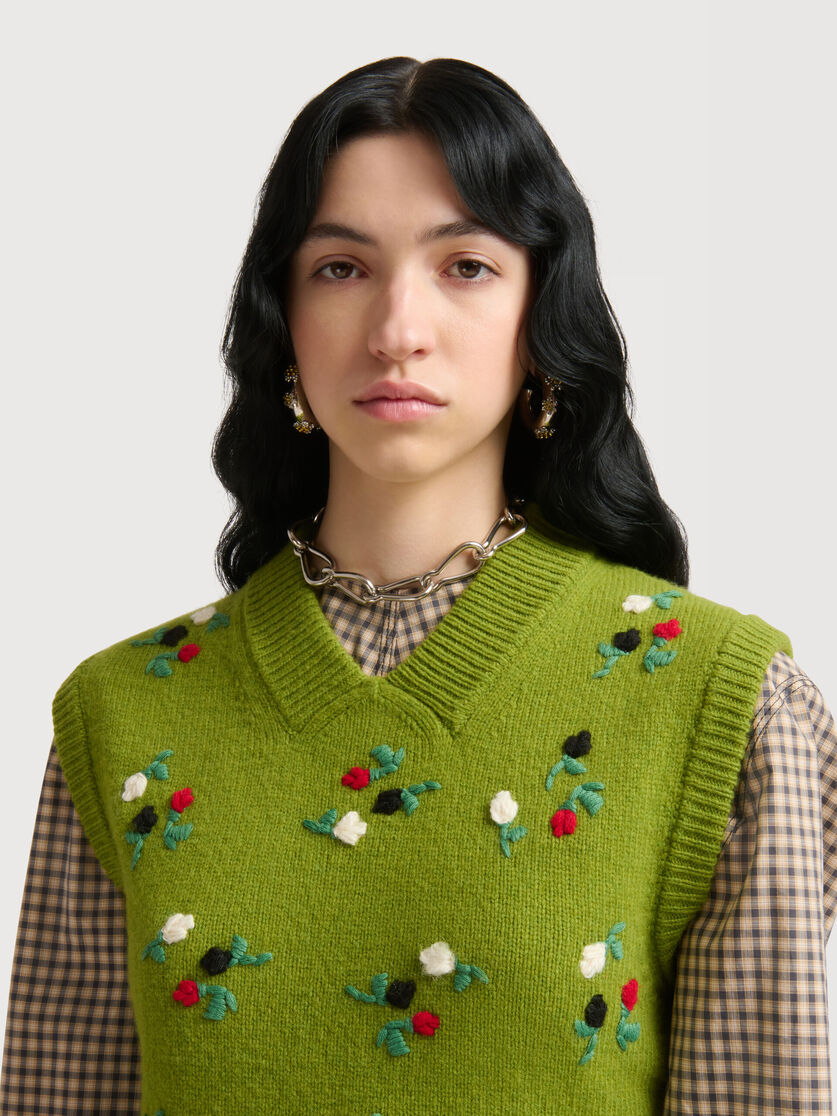 Green wool-cashmere vest with flower embroidery, Image 5