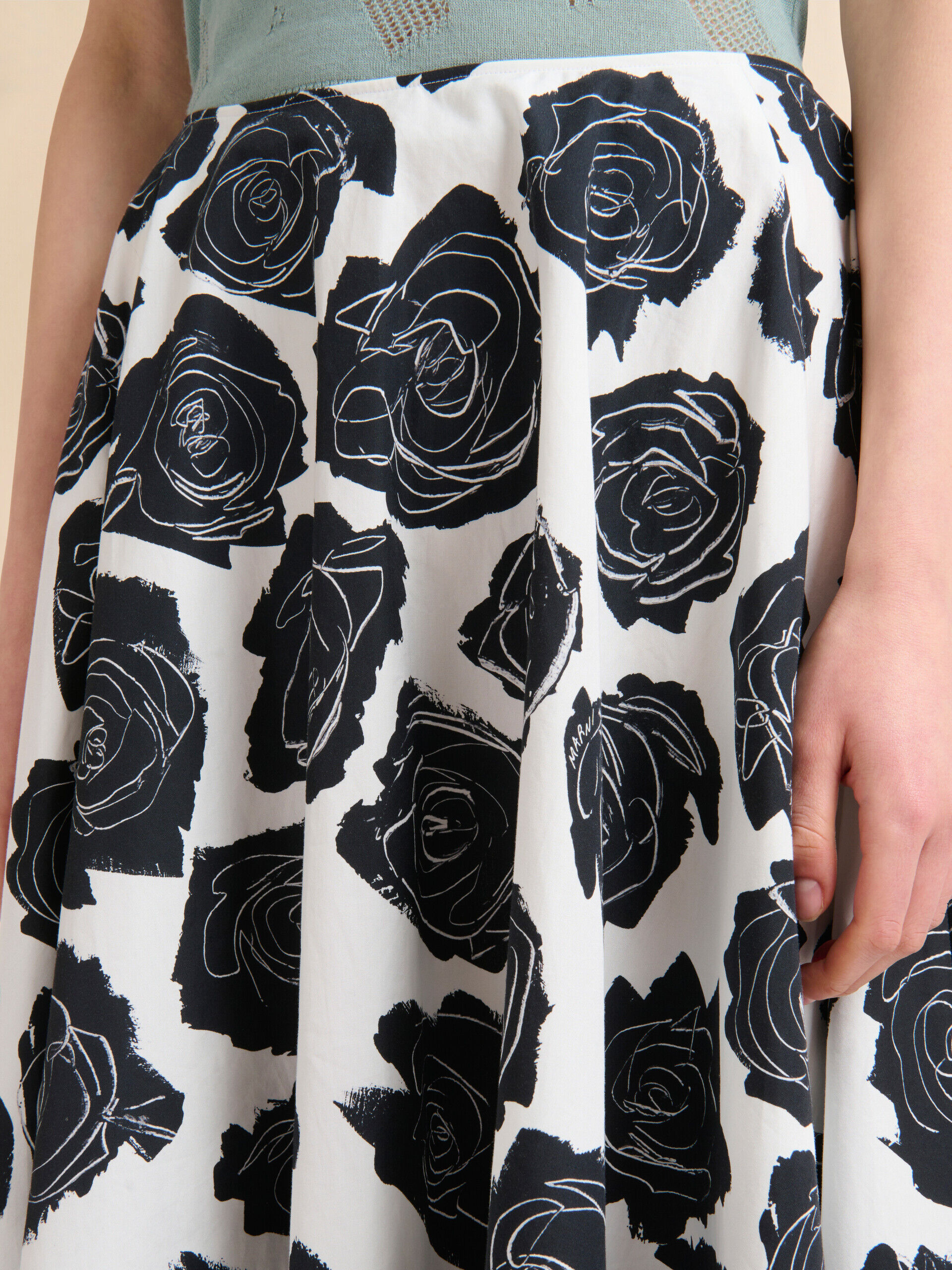 ★GLOWNY★ANGEL PALM MIDI SKIRT (WHITE)★正規品/韓国直送料込 ANGEL PALM MIDI SKIRT (WHITE) - GLOWNY