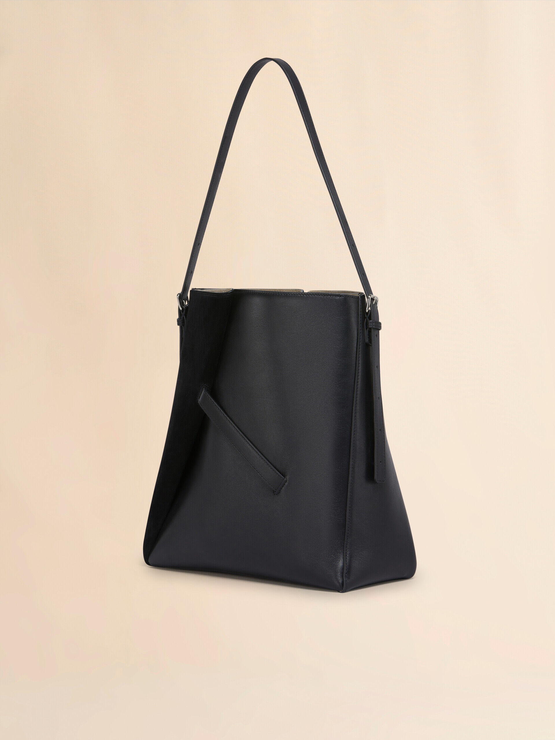 【MARNI】レザー Museo ホーボー ショルダーバッグ ブラック ブラウン ホワイト パッチ付き レザー製 Museo ホーボーバッグ