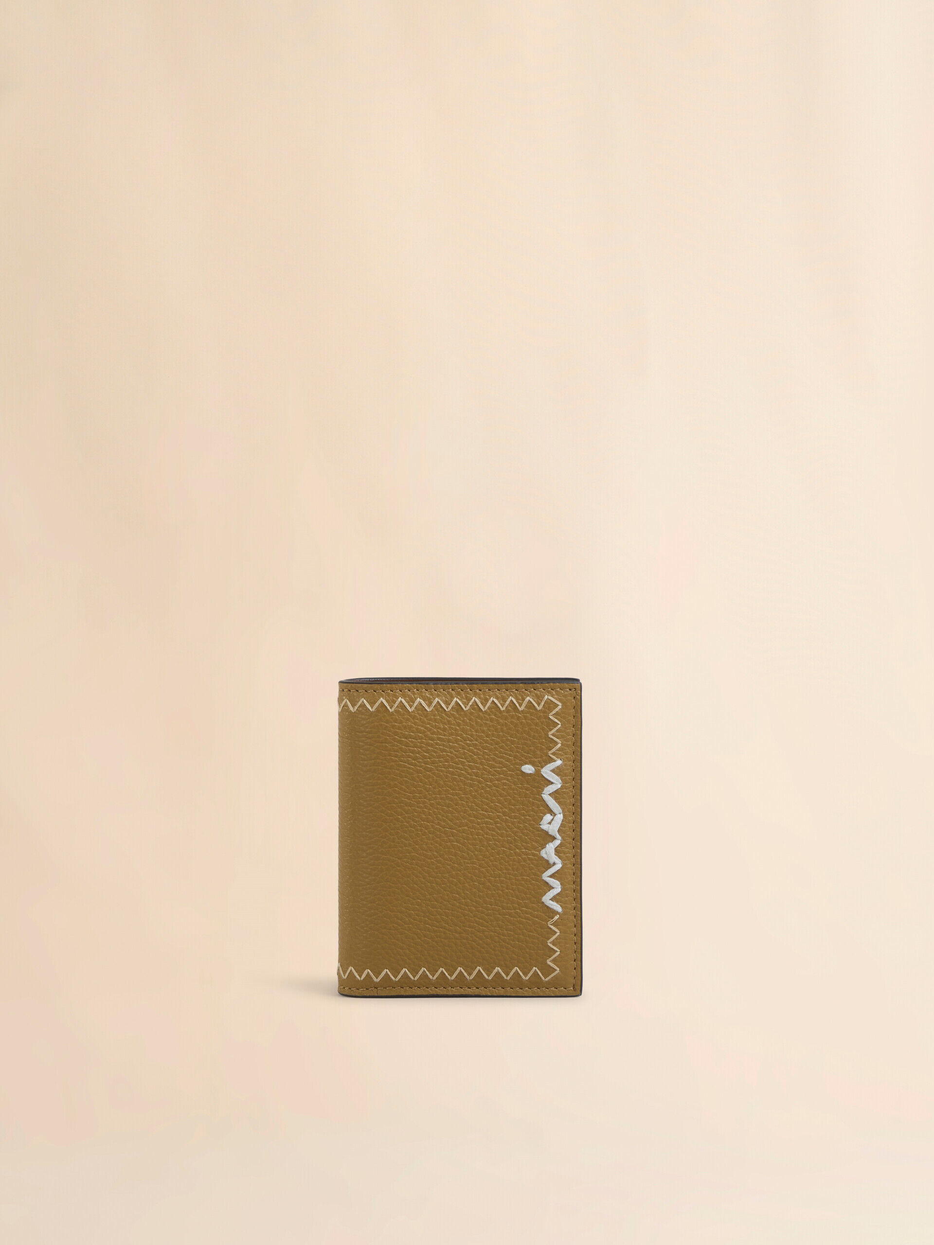 ブラウン レザー製 二つ折りウォレット、マルニメンディング | Marni