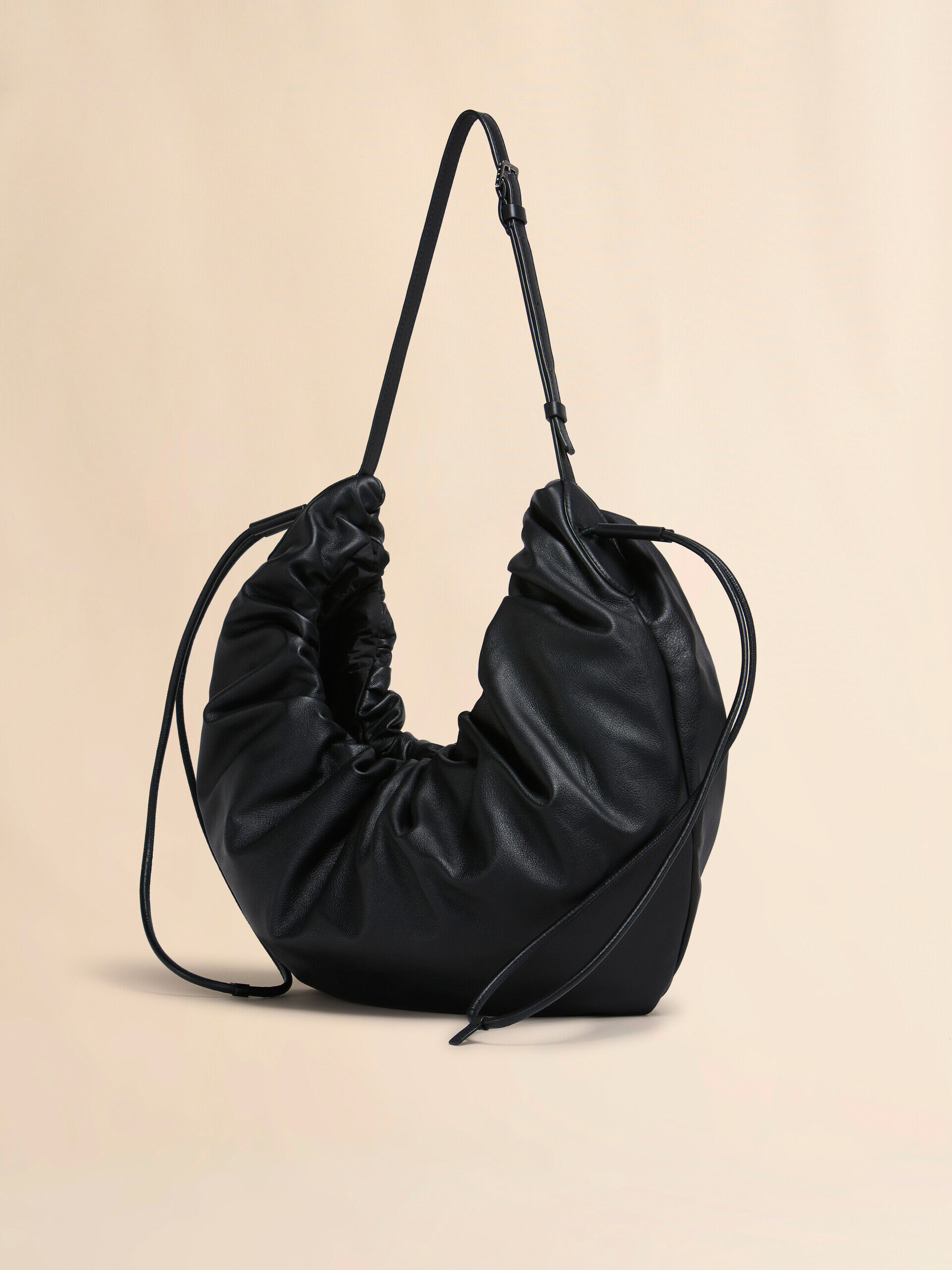 ブラック レザー製 Scrunchie ミディアムホーボーバッグ | Marni