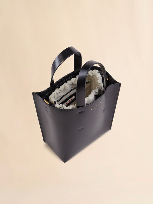 Museo Mini Bag in black leather - Shopping Bags