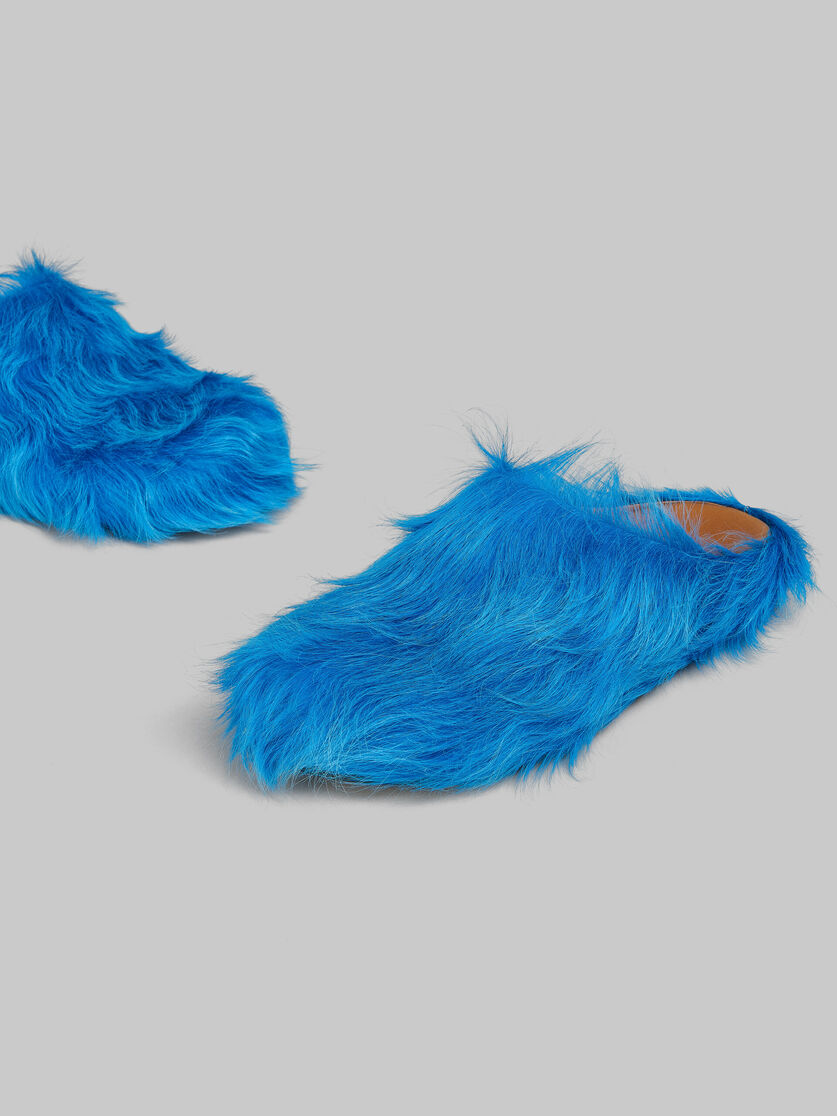 Blue long hair calfskin Fussbett sabot - Clogs - Image 5