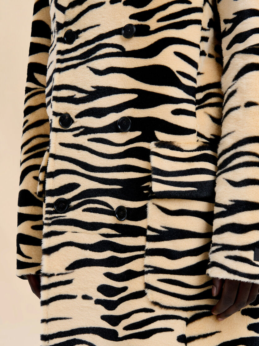 Double breasted tiger print shearling coat - Coats - Image 5